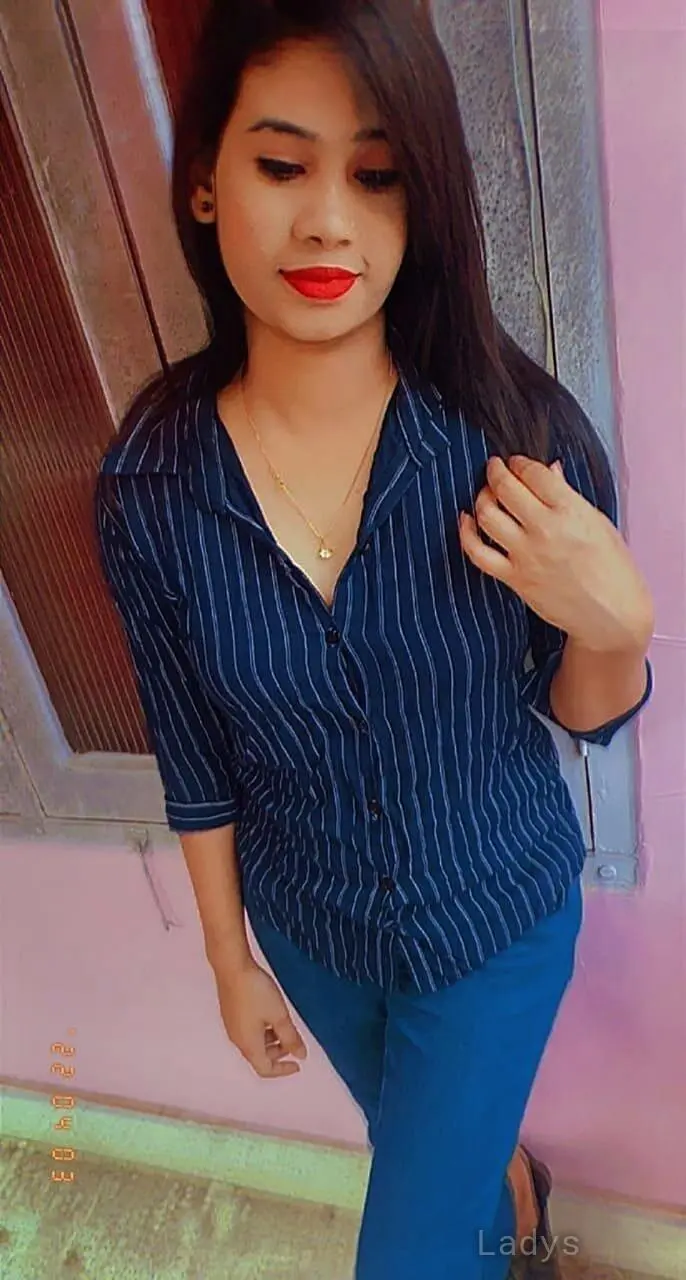 Roshni Joshi, 24 years beautiful nude Gurgaon escorts girl, height 170 sm, Weight  kg