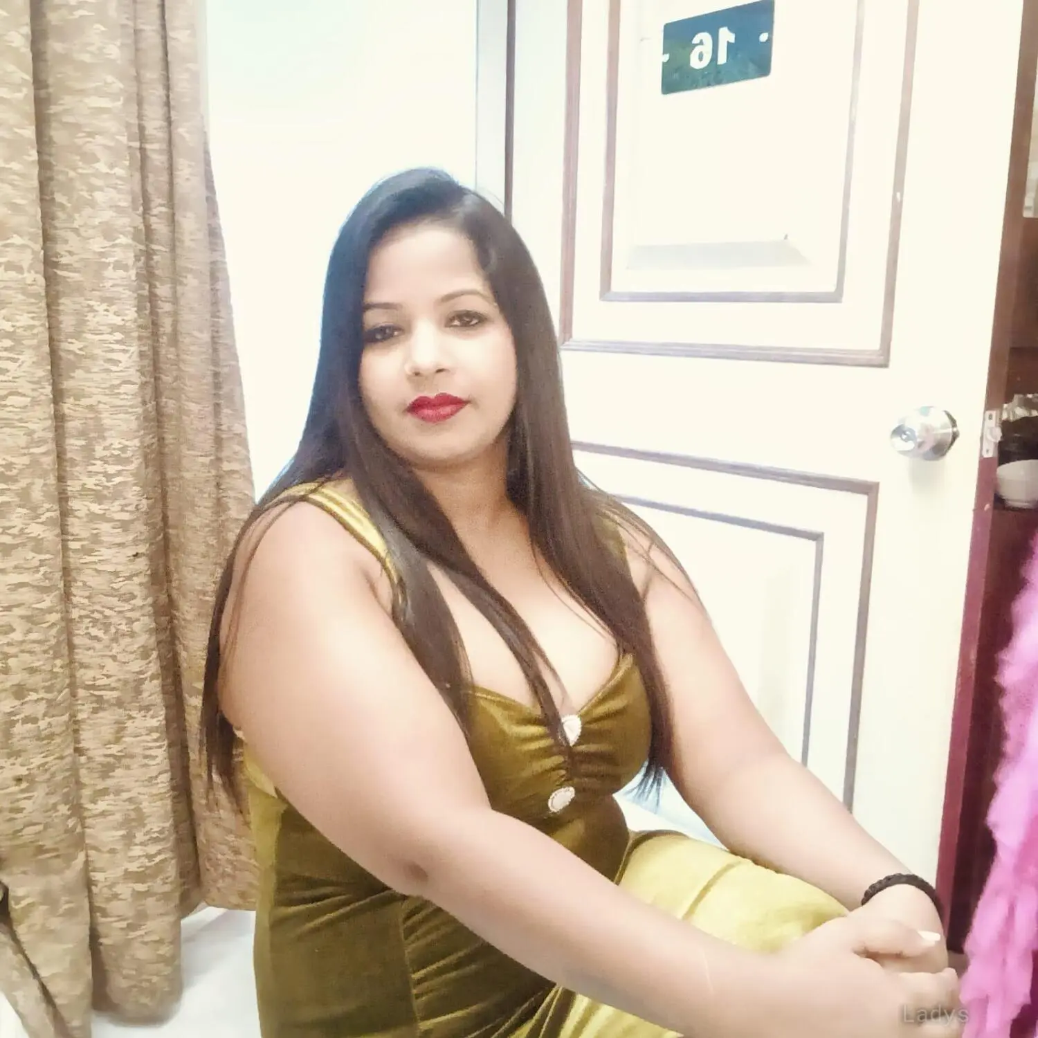 Sonam, 21 years beautiful nude Gurgaon escorts girl, height 154 sm, Weight  kg