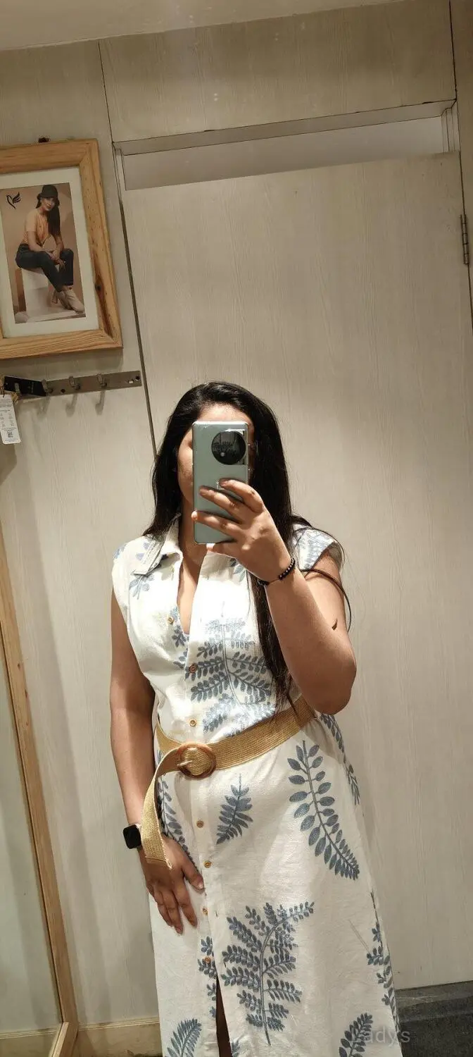 Soni, 22 years beautiful nude Gurgaon escorts girl, height 165 sm, Weight kg