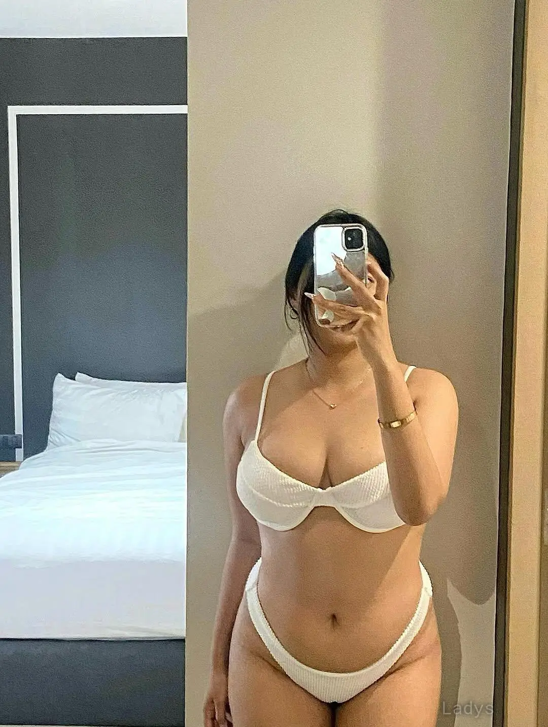 Ami,  years old Guwahati escort girl with big tits, height  sm, Weight  kg