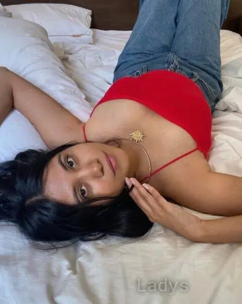 Ankita, 21 years old Guwahati escort girl with big tits, height 154 sm, Weight  kg