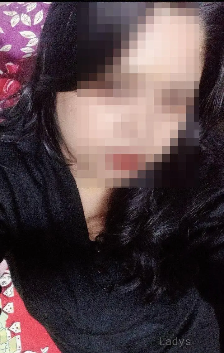 Daniela, 25 years old Guwahati escort girl with big tits, height 158 sm, Weight kg