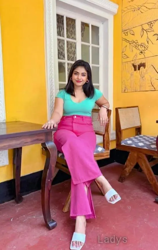 Kate, 21 years old Guwahati escort girl with big tits, height 153 sm, Weight kg