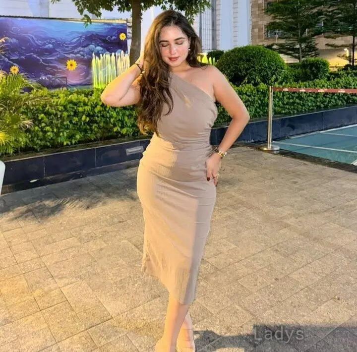 Sakshi, 22 years old Guwahati escort girl with big tits, height 166 sm, Weight  kg