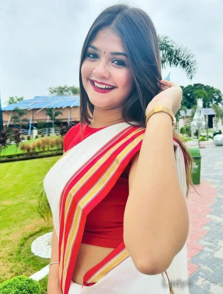 Soniay, 21 years old Guwahati escort girl with big tits, height  sm, Weight  kg