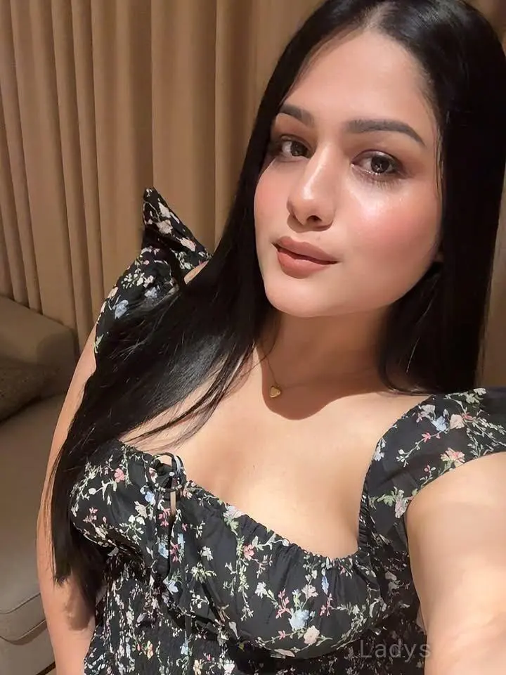 Akansha, 22 years beautiful nude Guwahati escorts girl, height 154 sm, Weight  kg