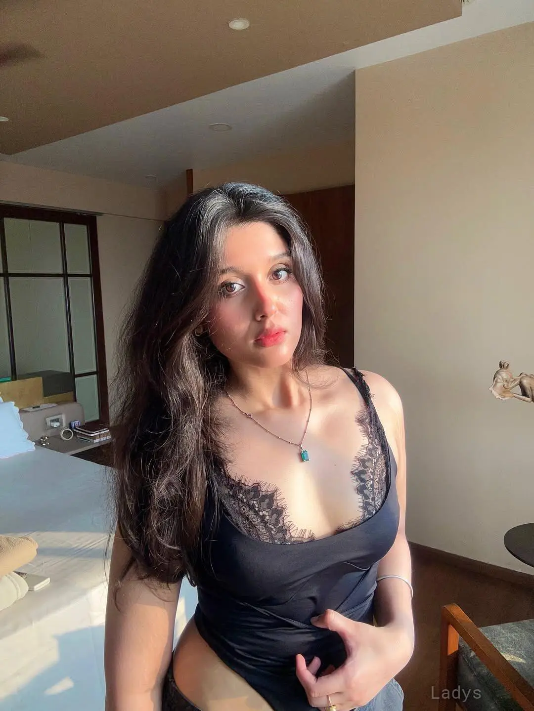 Priya, 24 years beautiful nude Guwahati escorts girl, height 150 sm, Weight kg
