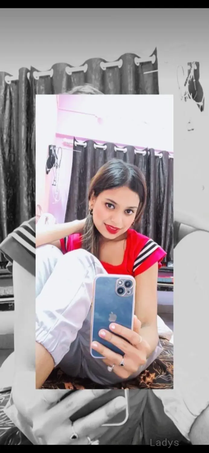 Riya Shaw, 25 years beautiful nude Guwahati escorts girl, height 154 sm, Weight kg