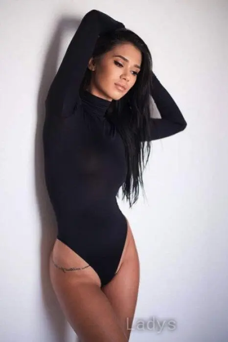 Amy, 28 years beautiful nude Haarlem escorts girl, height 163 sm, Weight 53 kg