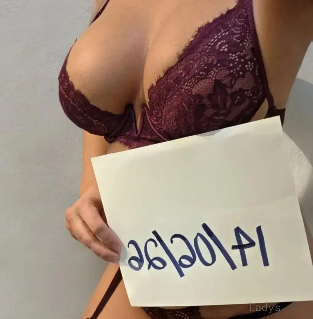 Rose, 22 years beautiful nude Halifax escorts girl, height 163 sm, Weight 50 kg