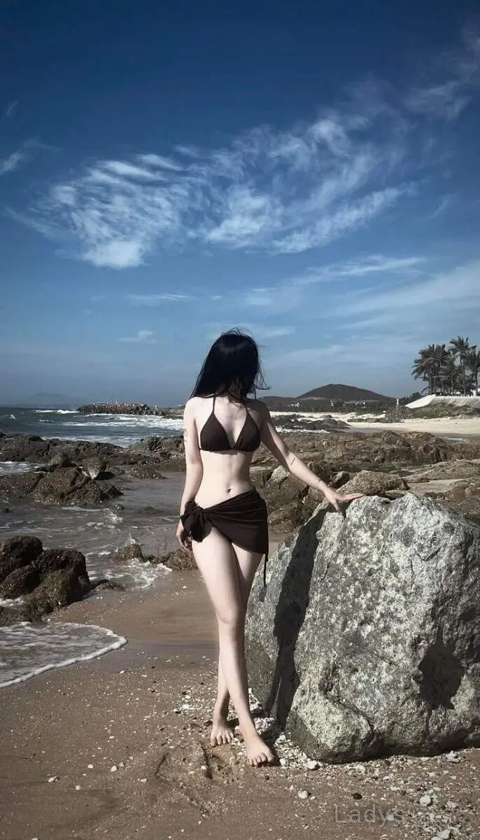 Sophie, 26 years old Halmstad escort girl with big tits, height 165 sm, Weight kg