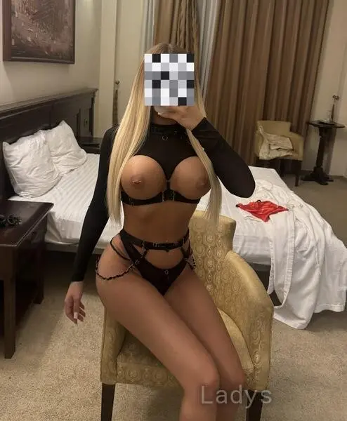 Anne Party, 26 years beautiful nude Hamburg escorts girl, height 168 sm, Weight 57 kg