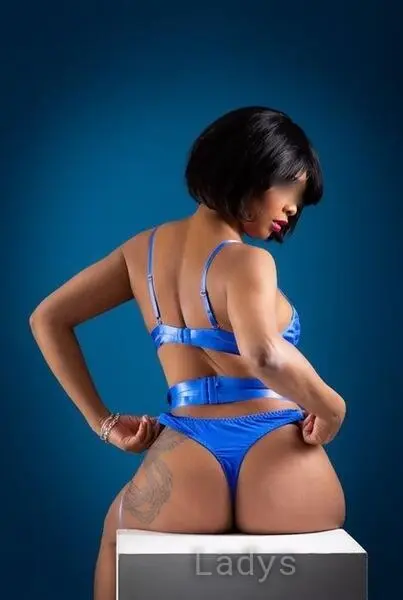Liz, 29 years beautiful nude Hamburg escorts girl, height 170 sm, Weight 55 kg