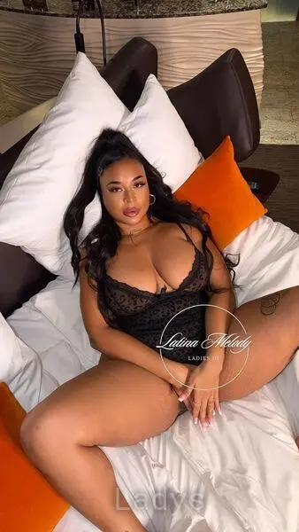 MELODY, 22 years beautiful nude Hamburg escorts girl, height 158 sm, Weight 58 kg