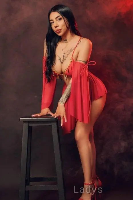 Susana Caliente, 23 years beautiful nude Hamburg escorts girl, height 167 sm, Weight 66 kg