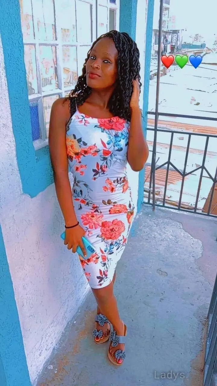 Ella, 23 years beautiful nude Hamilton escorts girl, height  sm, Weight  kg