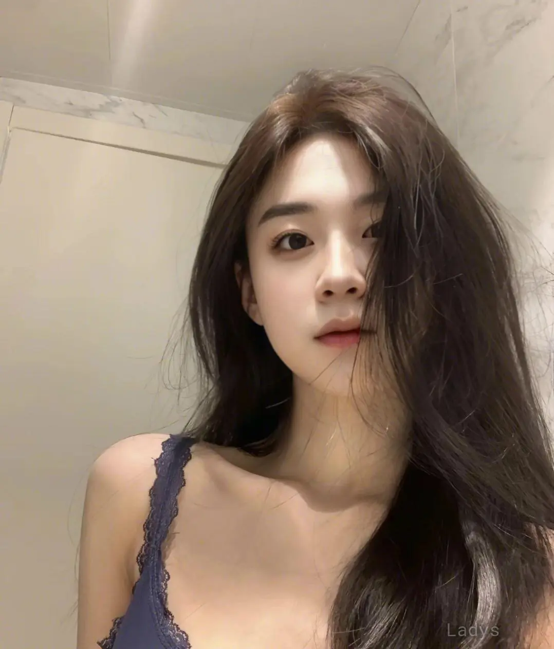 Daifei, 20 years old Hangzhou escort girl with big tits, height 165 sm, Weight  kg