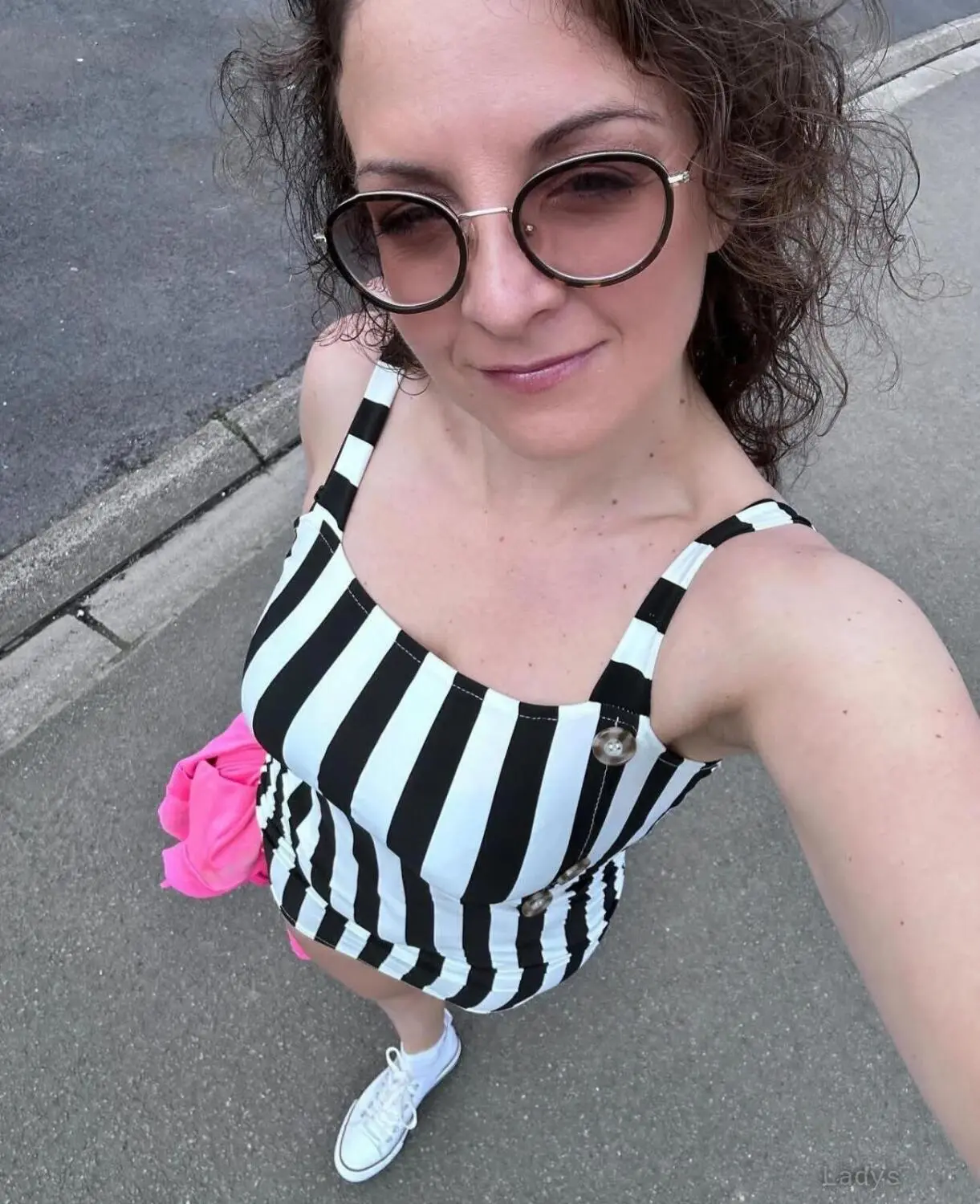 Nicole, 32 years beautiful nude Hannover escorts girl, height 177 sm, Weight 48 kg