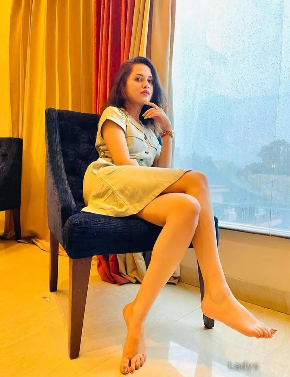 Priya, 23 years old Hanoi escort girl with big tits, height 154 sm, Weight kg