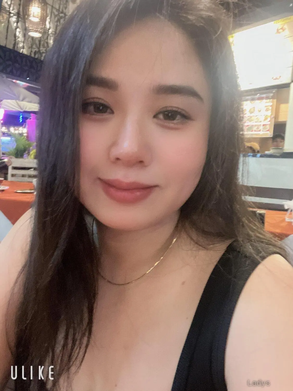 Lan Phuong, 26 years beautiful nude Hanoi escorts girl, height 162 sm, Weight  kg