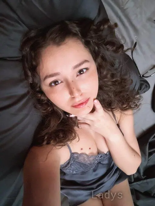 Isidora Lucresse Moody, 27 years beautiful nude Hasselt escorts girl, height 171 sm, Weight 51 kg