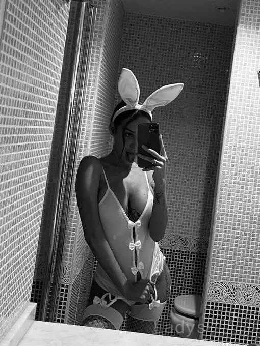 Suzie, 26 years beautiful nude Hasselt escorts girl, height 164 sm, Weight 58 kg