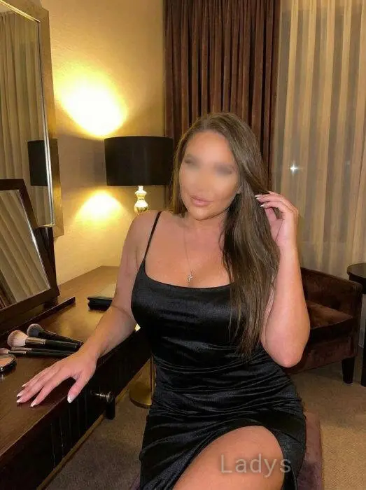 Brooklyn, 27 years beautiful nude Heathrow escorts girl, height 170 sm, Weight 60 kg