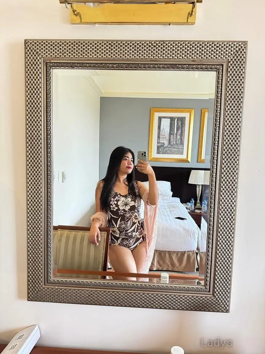 Aaliyah, 23 years beautiful nude Ho Chi Minh escorts girl, height 152 sm, Weight kg