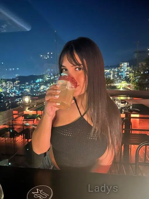 Intimate encounter, 29 years beautiful nude Ho Chi Minh escorts girl, height 165 sm, Weight 58 kg