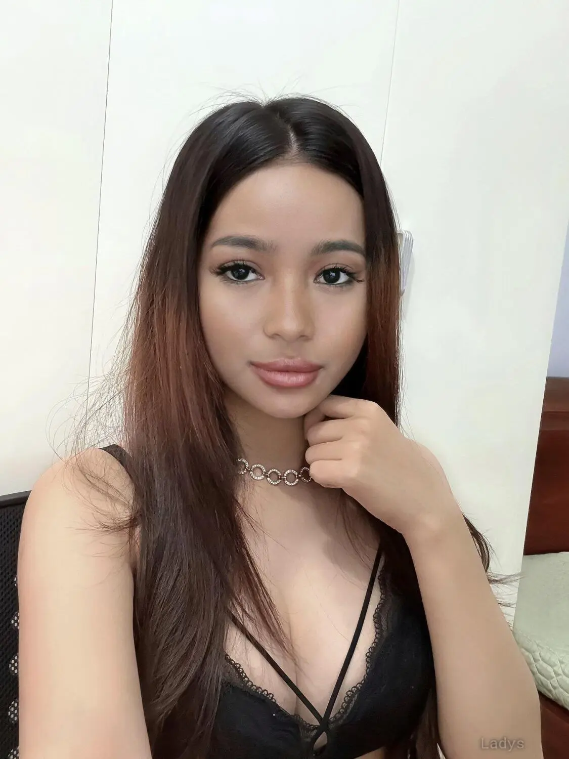 Linya, 24 years beautiful nude Ho Chi Minh escorts girl, height 168 sm, Weight kg