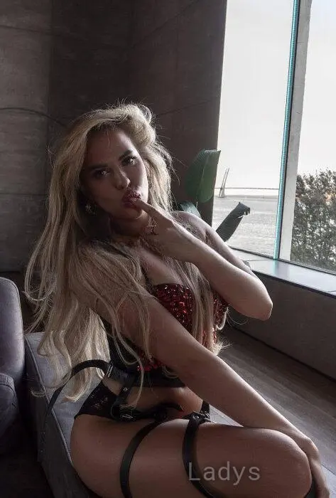 Mary, 27 years beautiful nude Homyel escorts girl, height 165 sm, Weight 50 kg