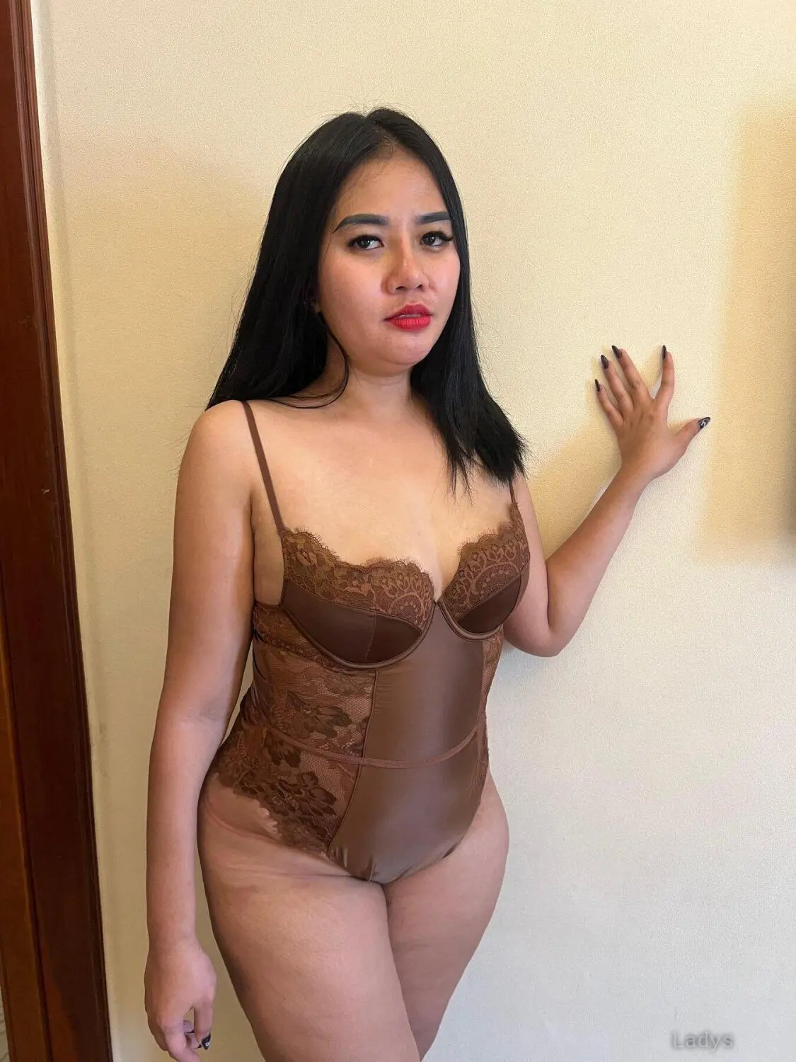Diana, 25 years old Hong Kong escort girl with big tits, height 160 sm, Weight  kg