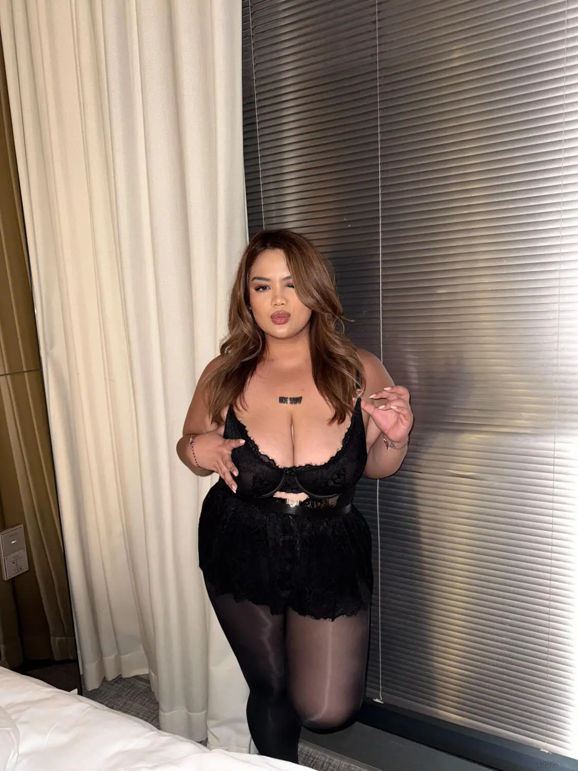 Anne Busty Asian, 24 years beautiful nude Hong Kong escorts girl, height 158 sm, Weight 88 kg