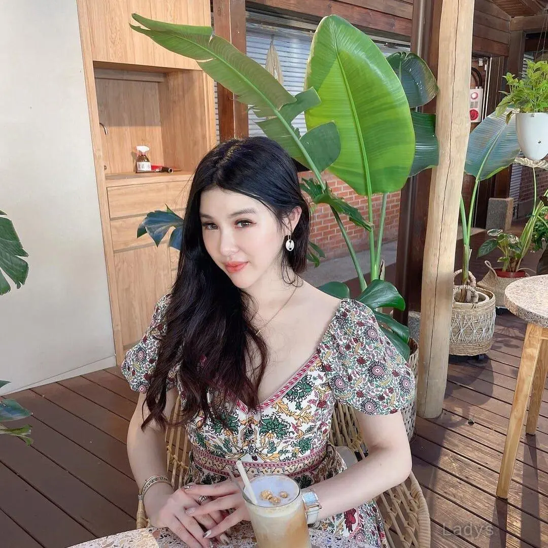 Emily,  years beautiful nude Hong Kong escorts girl, height  sm, Weight  kg