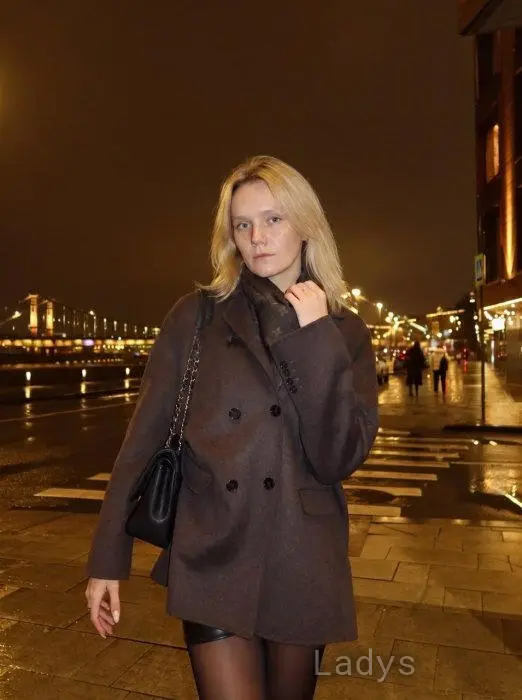 Gwen, 26 years beautiful nude Hong Kong escorts girl, height 171 sm, Weight 55 kg