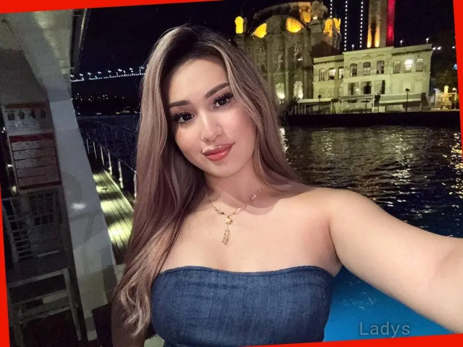Harper, 27 years beautiful nude Hong Kong escorts girl, height 157 sm, Weight 49 kg