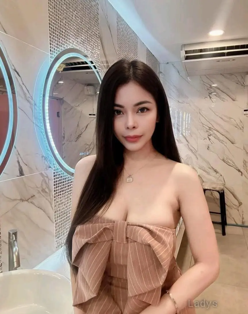 Himari, 22 years beautiful nude Hong Kong escorts girl, height 160 sm, Weight  kg