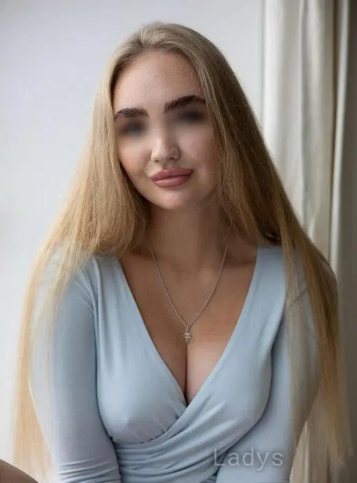Julia, 22 years beautiful nude Hong Kong escorts girl, height 180 sm, Weight 75 kg