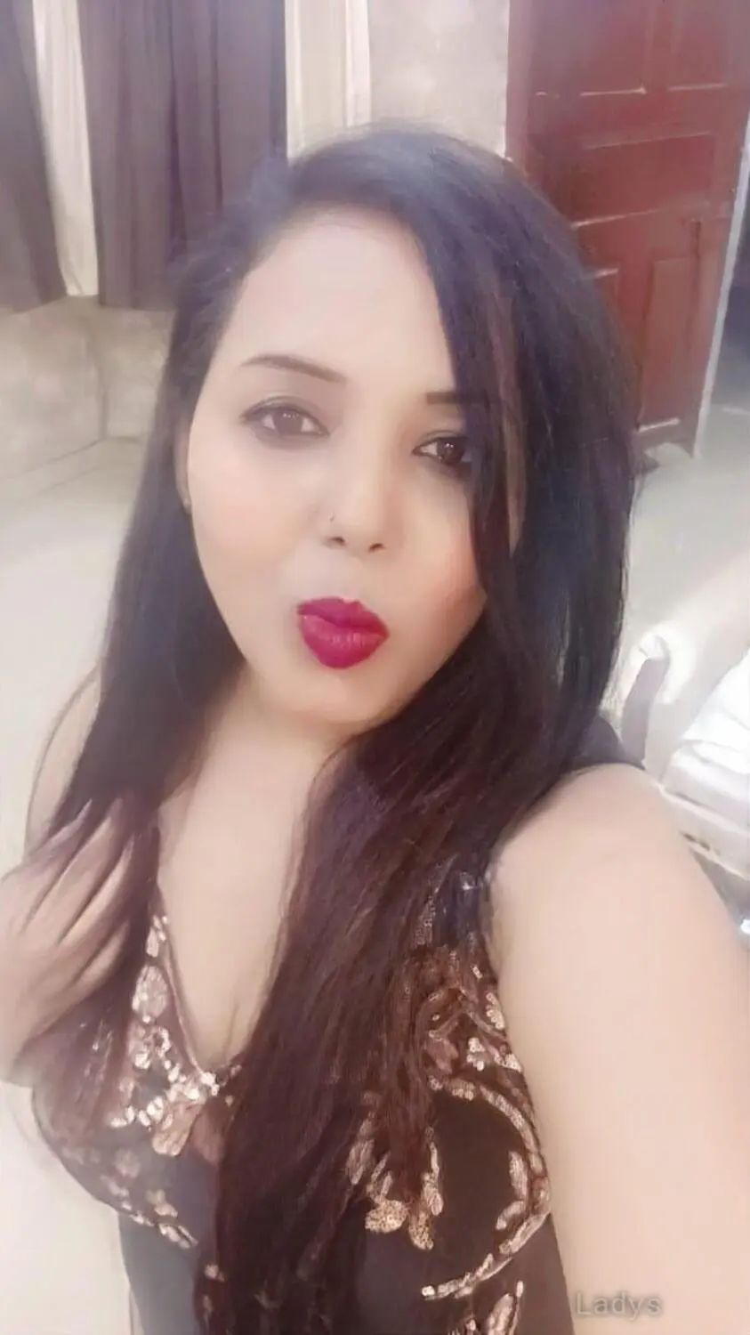 Karizma, 23 years beautiful nude Hong Kong escorts girl, height 165 sm, Weight kg