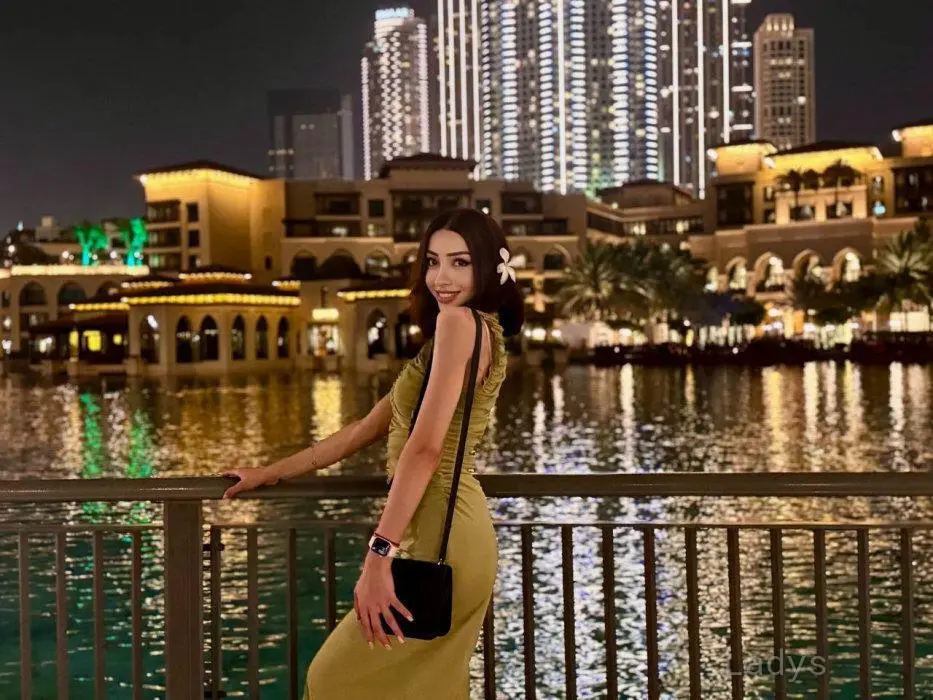 Olesia, 27 years beautiful nude Hong Kong escorts girl, height 169 sm, Weight 57 kg