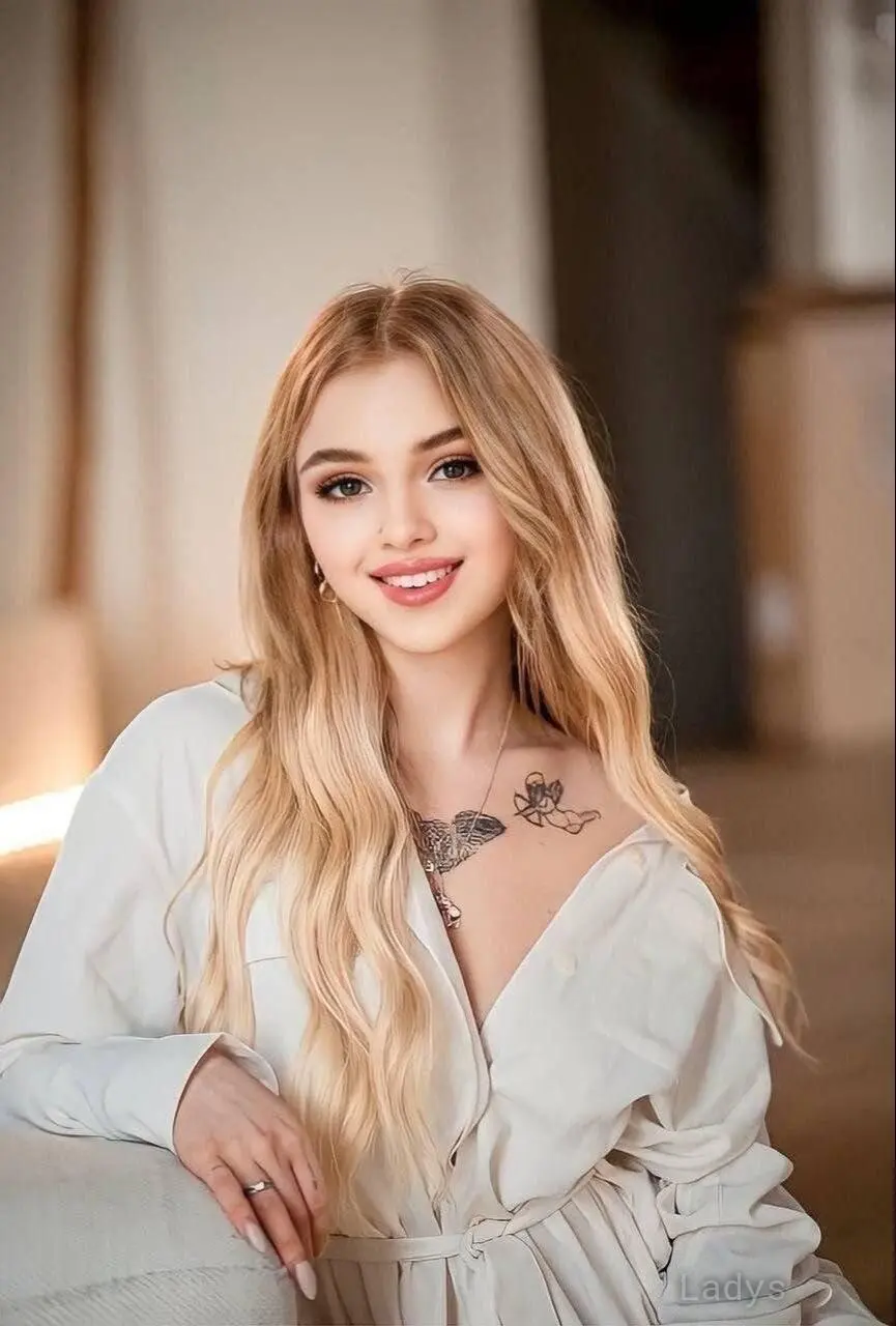 Polina, 19 years beautiful nude Hong Kong escorts girl, height 168 sm, Weight  kg