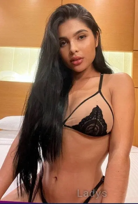 Romana, 33 years beautiful nude Hong Kong escorts girl, height 157 sm, Weight 53 kg