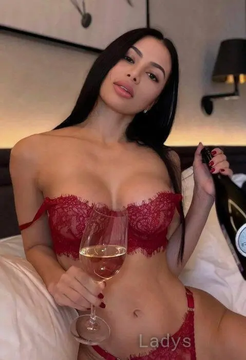 Rosa, 30 years beautiful nude Hong Kong escorts girl, height 165 sm, Weight 50 kg