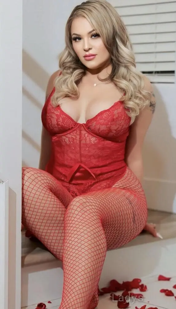 Layla, 31 years beautiful nude Honolulu escorts girl, height 166 sm, Weight 64 kg