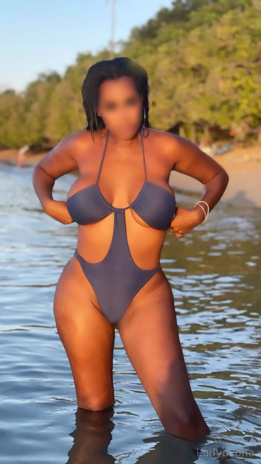 Miracle Mason, 25 years beautiful nude Honolulu escorts girl, height 174 sm, Weight 80 kg