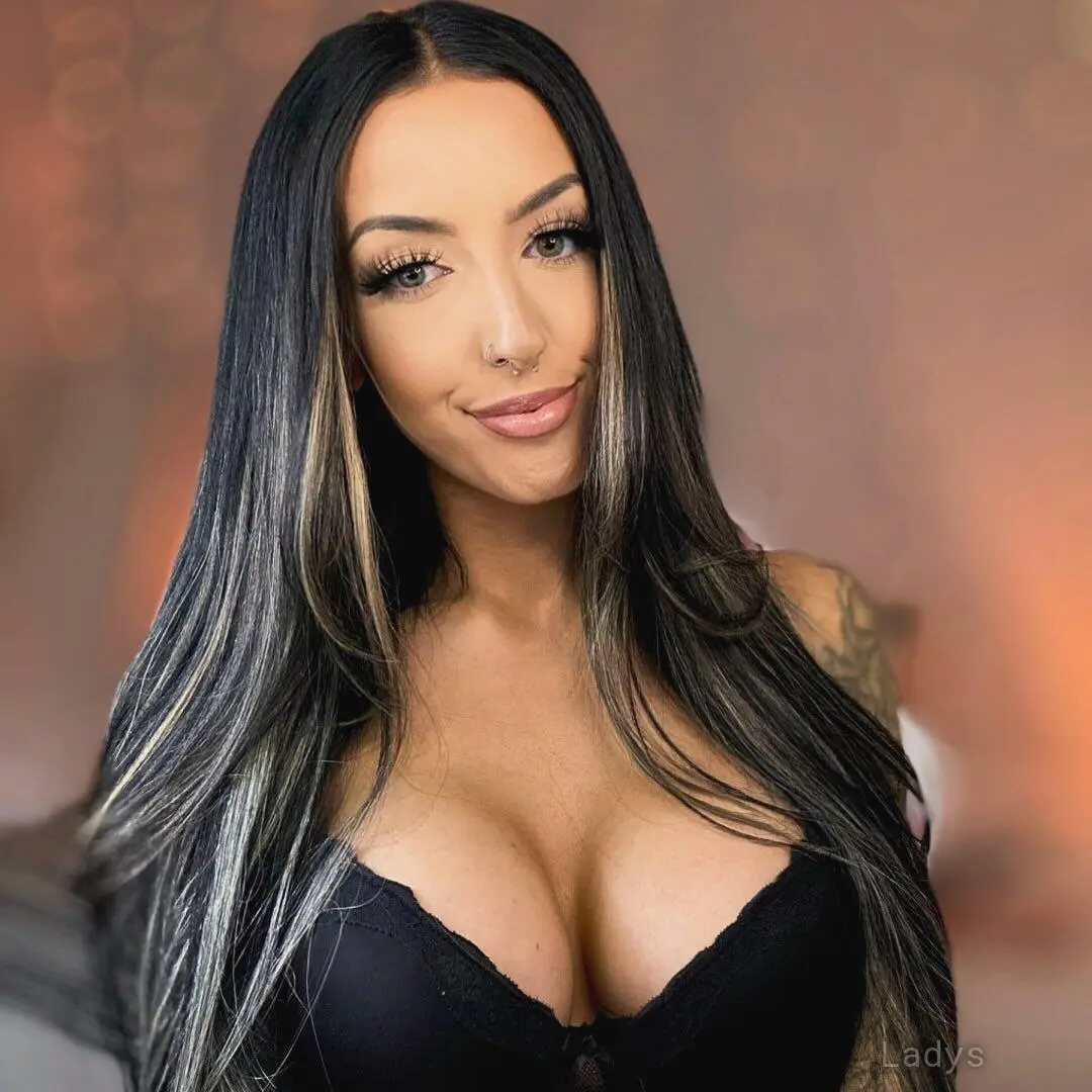 Alexoava, 24 years old Houston escort girl with big tits, height 161 sm, Weight 51 kg