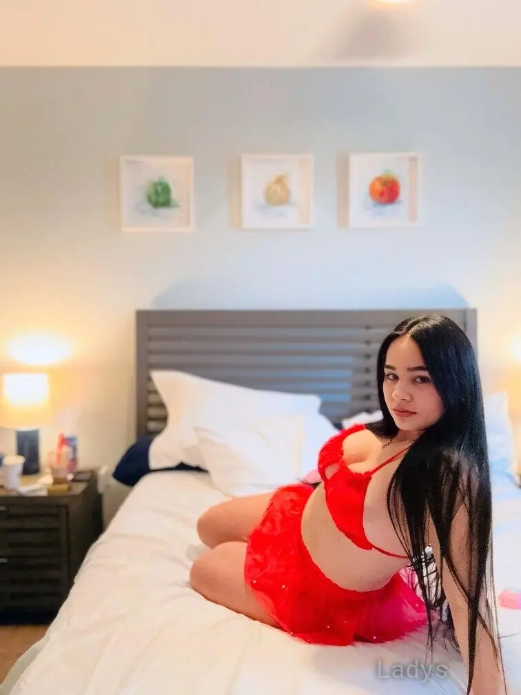 Alisson, 22 years beautiful nude Houston escorts girl, height 160 sm, Weight 59 kg