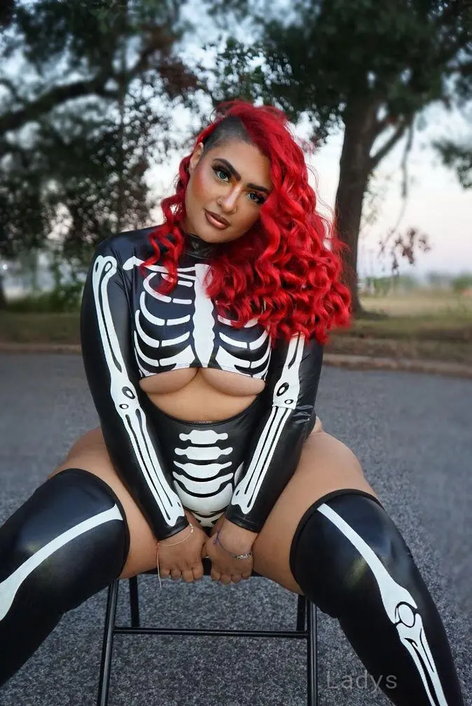 Bubbles, 24 years beautiful nude Houston escorts girl, height 160 sm, Weight 114 kg