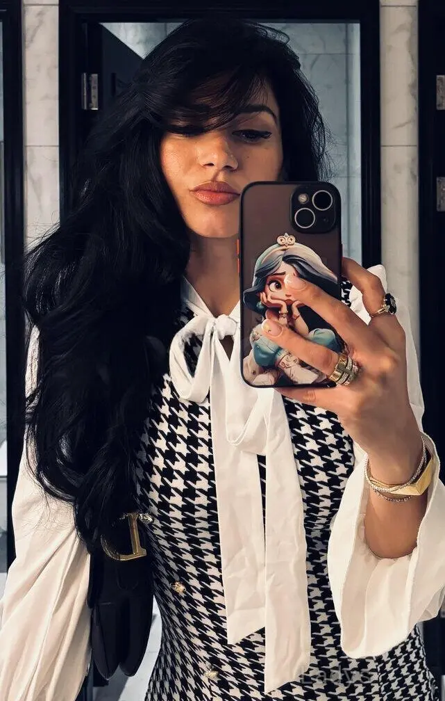 Meg, 25 years beautiful nude Houston escorts girl, height 167 sm, Weight 60 kg