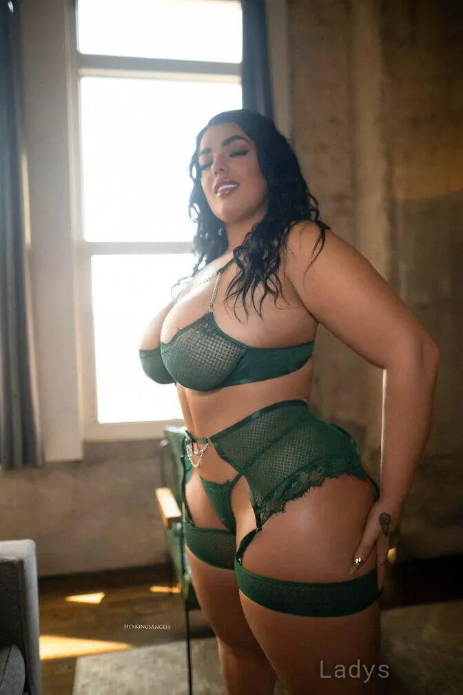 MsBRE Lovely, 28 years beautiful nude Houston escorts girl, height 164 sm, Weight 80 kg